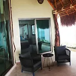 Mayette Villa By Chezplaya